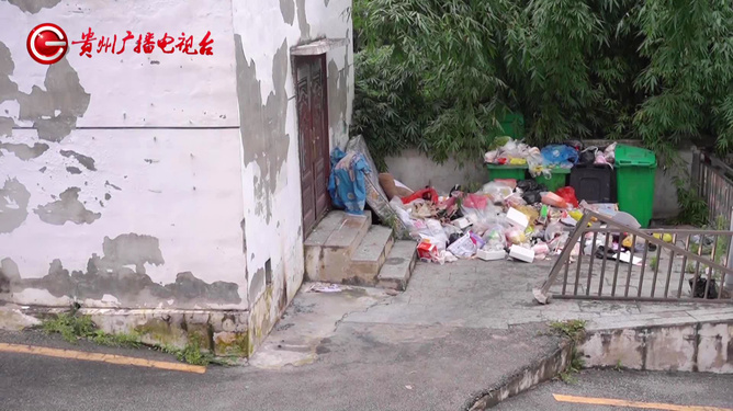 貴陽一小區(qū)有人疑在架空層倒現澆板