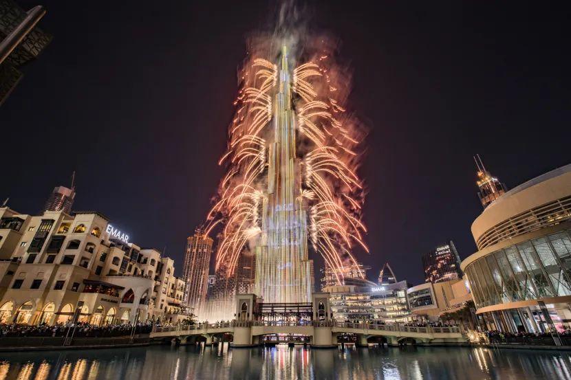 世界第一高樓的新年祝福，中文慶祝新年快樂