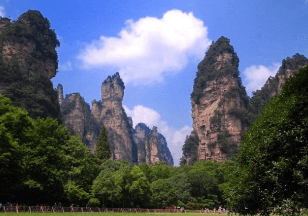 韓國(guó)游客張家界之行，驚嘆大國(guó)風(fēng)景的魅力